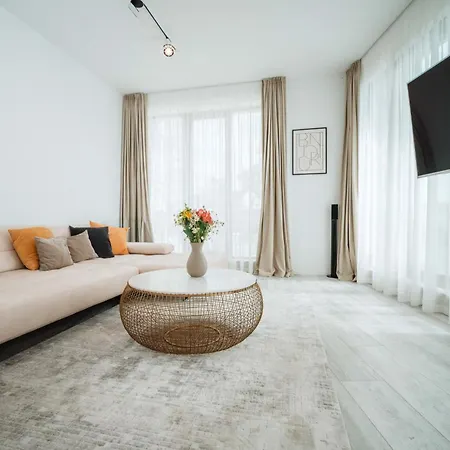 Апартаменти Sea View Family La *