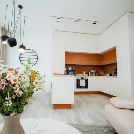 Sea View Family La Апартаменти *