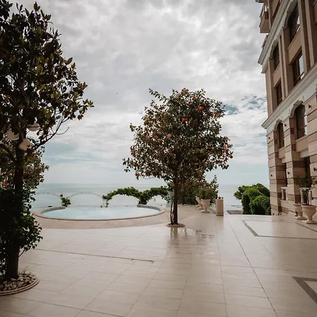 Sea View Family La Апартаменти *